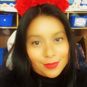 Meet your Posher, Estefani